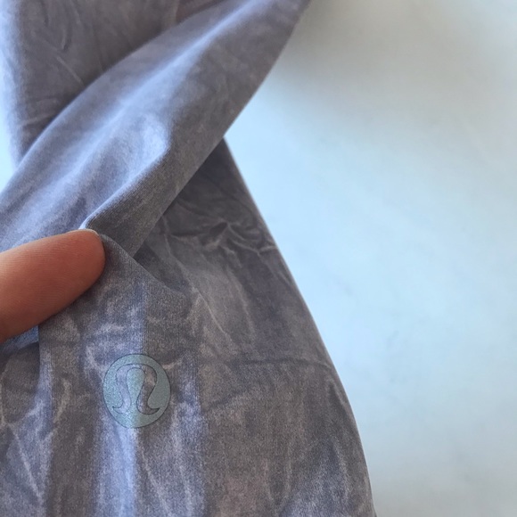 Fast and free II , size 4 , 25inch lululemon leggings, “ice dye” - Picture 9 of 15